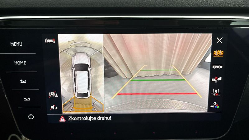 Škoda Superb 2.0 TDI DSG 4x4 Style Combi - fotka 12 z 32