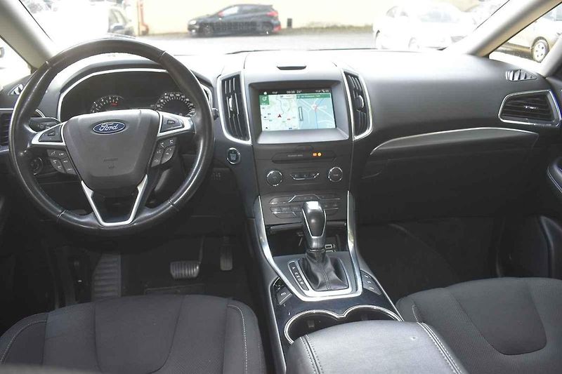 Ford S-Max druhé generace může sloužit větším rodinám ještě hodně dlouho.