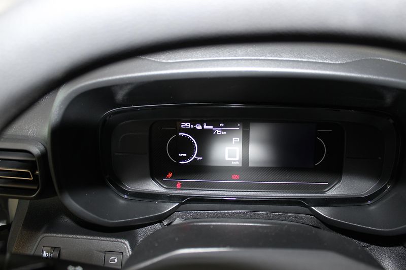Opel Combo (2025) Electric Van L2 (XL) 136k - fotka 11 z 14