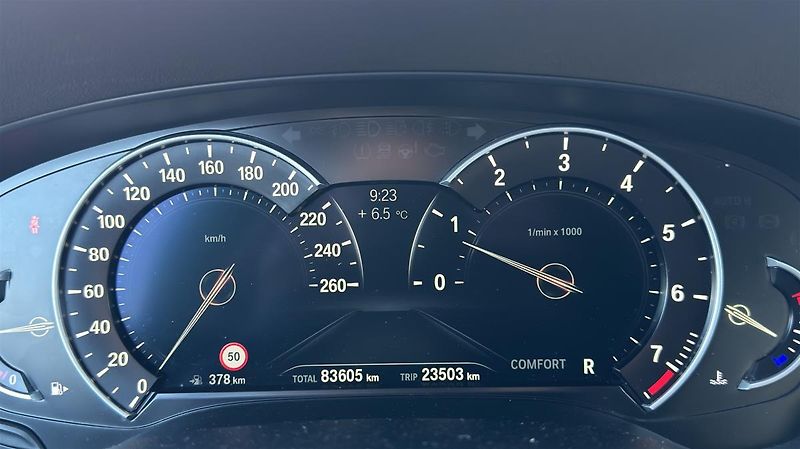 BMW Řada 5 540xi LuxuryLine ČR 1.majitel - fotka 18 z 20