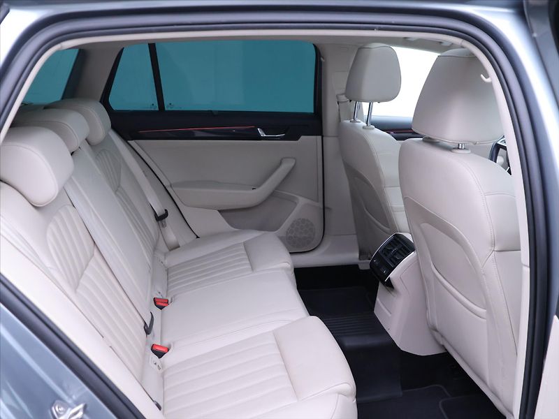 Škoda Superb 2,0 TSi 206kW L&K 4x4 CZ - fotka 12 z 39