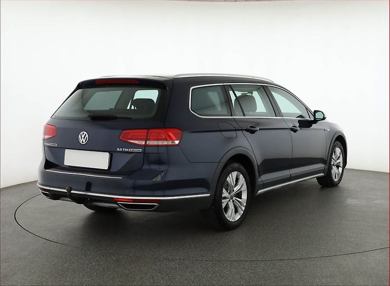 Volkswagen Passat (2017) Alltrack 2.0 TDI, 4X4, Kůže - fotka 5 z 14