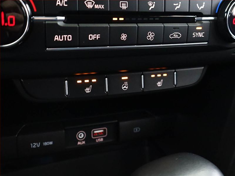 Kia Ceed (2019) Gold 1.4 T-GDI, Automat - fotka 17 z 18