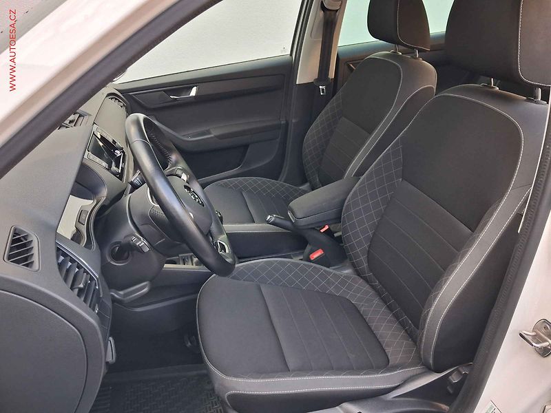 Škoda Fabia (2023) 1.0 TSi, 2.maj,ČR, Ambition - fotka 9 z 17