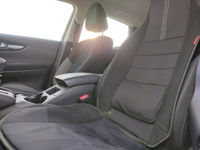 Nissan Qashqai (2021) 1,3 DIG-T 140k - fotka 27 z 40