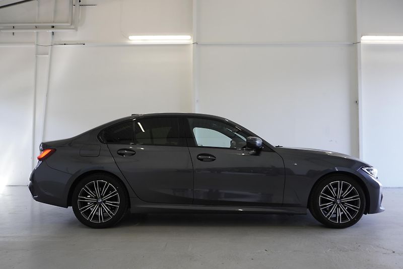 BMW Řada 3 2.0D 140kW M-SPORT,X-DRIVE - fotka 5 z 28