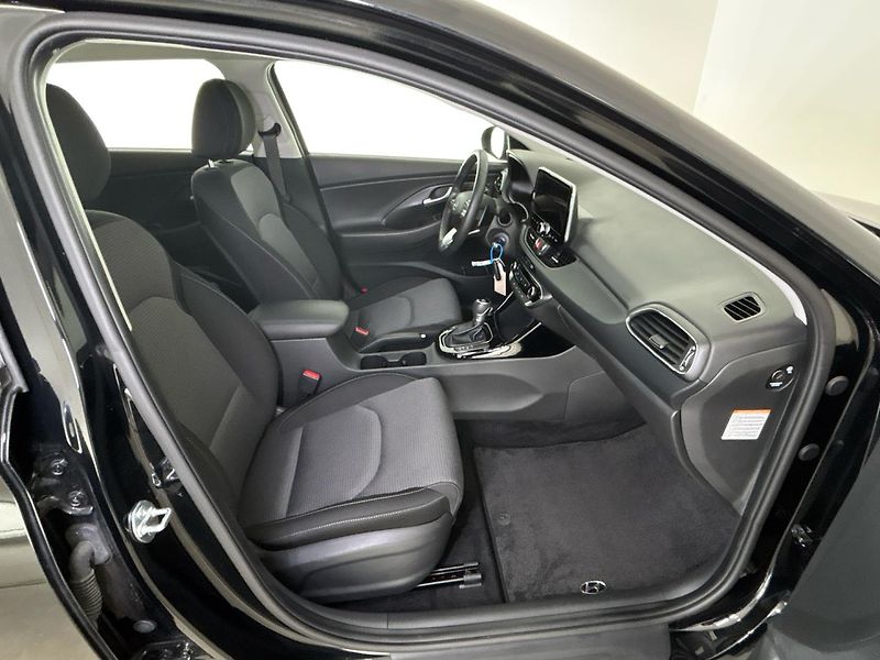 Hyundai i30 Smart DCT - fotka 9 z 26