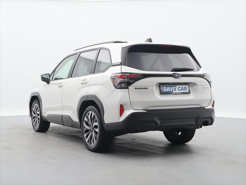 Subaru Forester 2,0 e-EyeSight 100kW CZ CVT - fotka 5 z 35