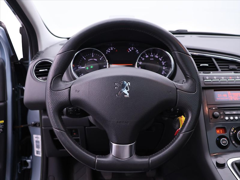 Peugeot 5008 2,0 HDI 110kW CZ Panorama - fotka 15 z 34