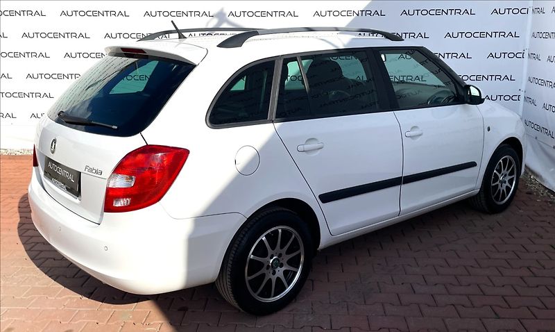 Škoda Fabia 1,2 tsi 63kW Family servisován - fotka 4 z 21