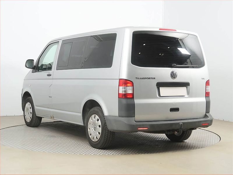 Volkswagen Transporter (2011) 2.0 TDI, Bus, 9Míst - fotka 4 z 6