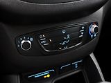 Ford Tourneo Courier 1,0 EB 74kW CZ  Titanium 1.Maj - náhled 19