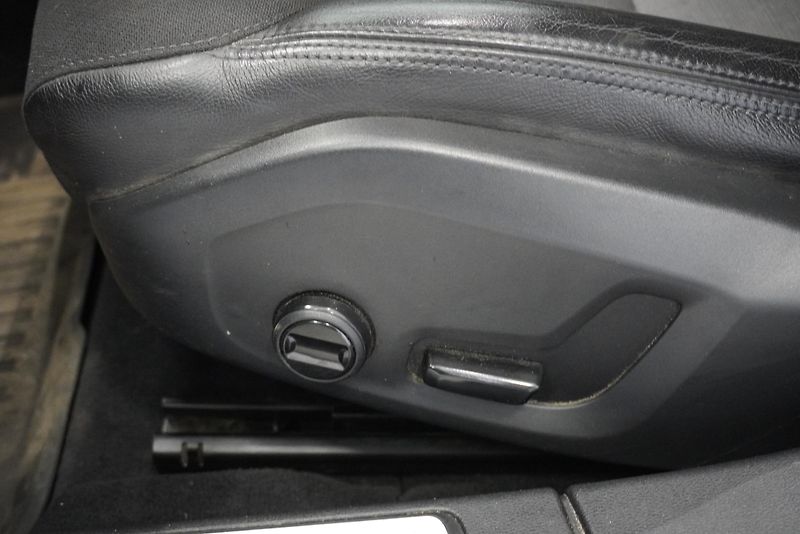 Volvo V60  CROSS COUNTRY D4 POLESTAR 4X4 - fotka 13 z 30