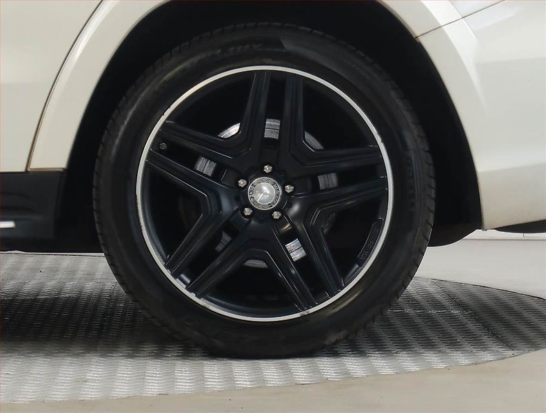 Mercedes-Benz GL (2015) 350 CDI - fotka 15 z 24