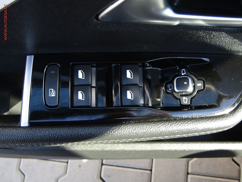Opel Astra (2023) 1.5 CDTi, Elegance - fotka 12 z 22
