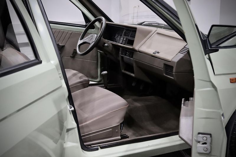 Škoda Favorit (1988) 1.3 46 kW 136 L  - fotka 39 z 47