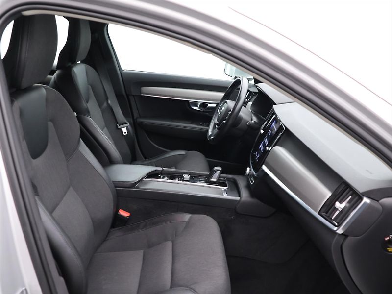 Volvo V90 2,0 D 145 kW Momentum Automat - fotka 12 z 32