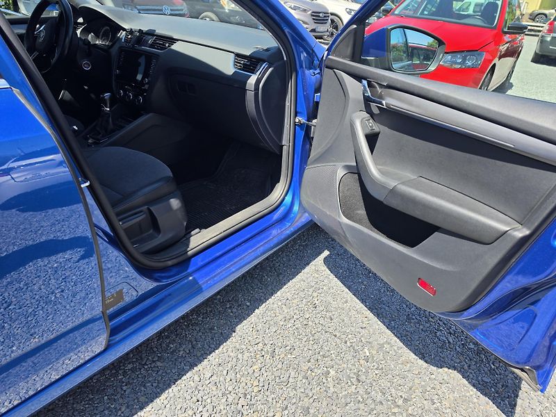 Škoda Octavia 1.6 TDI Ful Led Kessy Navi  - fotka 7 z 15