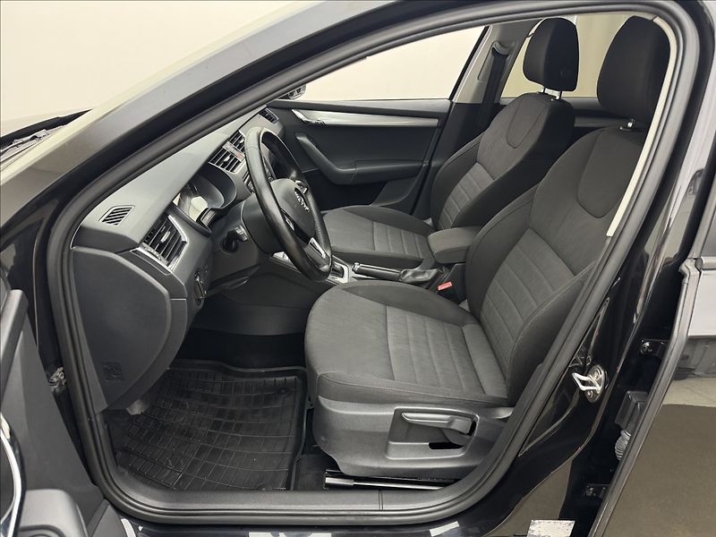 Škoda Octavia 2,0 110kW DSG ALU VÝHŘEV ČR TZ - fotka 29 z 34