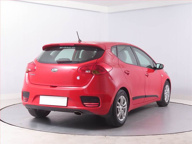 Kia Ceed (2015) 1.4 CVVT, ČR,1.maj, Serv.kniha - fotka 5 z 16