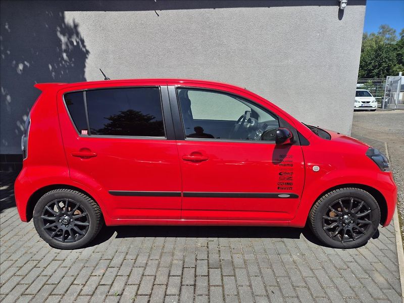 Daihatsu Sirion 1,0 i 51Kw Klima ALU - fotka 8 z 26