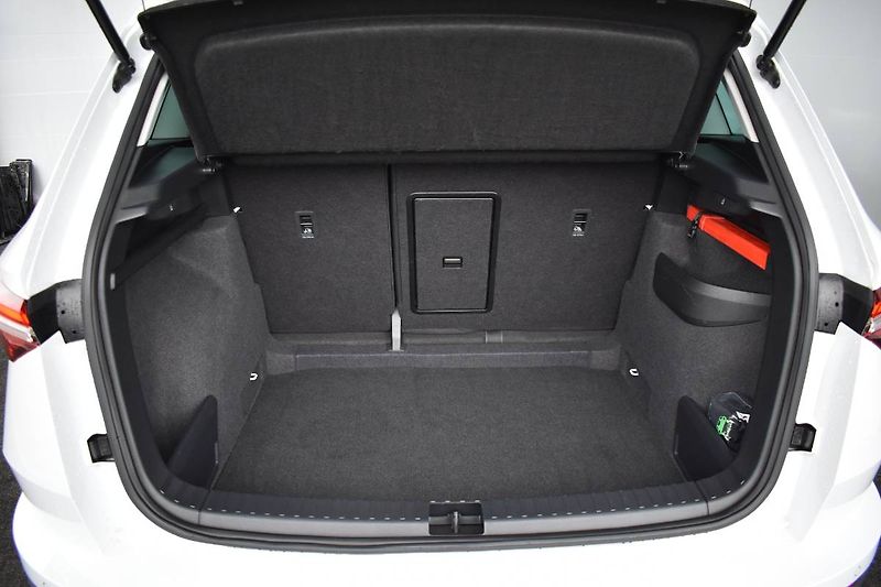 Škoda Karoq (2023) 1,5 TSI 110kW tažné - fotka 16 z 27
