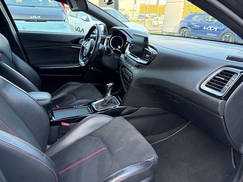Kia Pro_Ceed 1.6 T-GDI 150kW GT - fotka 7 z 9