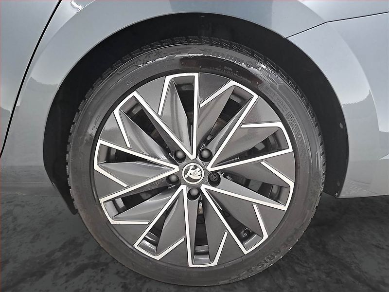 Škoda Superb (2020) Laurin&Klement 2.0 TDI - fotka 15 z 19