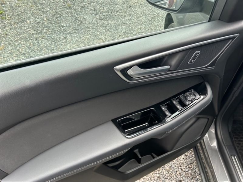 Ford S-MAX 2,5 DT HEV Titanium AT - fotka 11 z 11