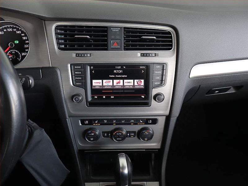 Volkswagen Golf (2016) 1.6 TDI, Automat, Serv.kniha - fotka 12 z 24