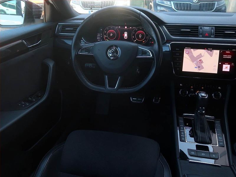 Škoda Superb (2018) Sportline 2.0 TDI - fotka 7 z 16