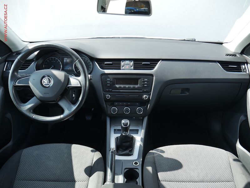 Škoda Octavia (2013) 1.6 TDI, ČR, Ambition - fotka 8 z 17