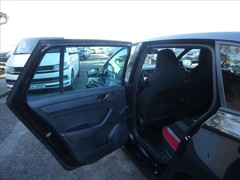 Škoda Rapid 1,6 TDi 85kW MonteCarlo, ČR - fotka 23 z 43