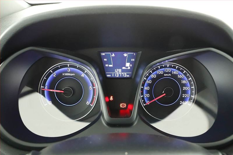 Hyundai ix20 (2015) 1.4 CRDi, Serv.kniha - fotka 8 z 13