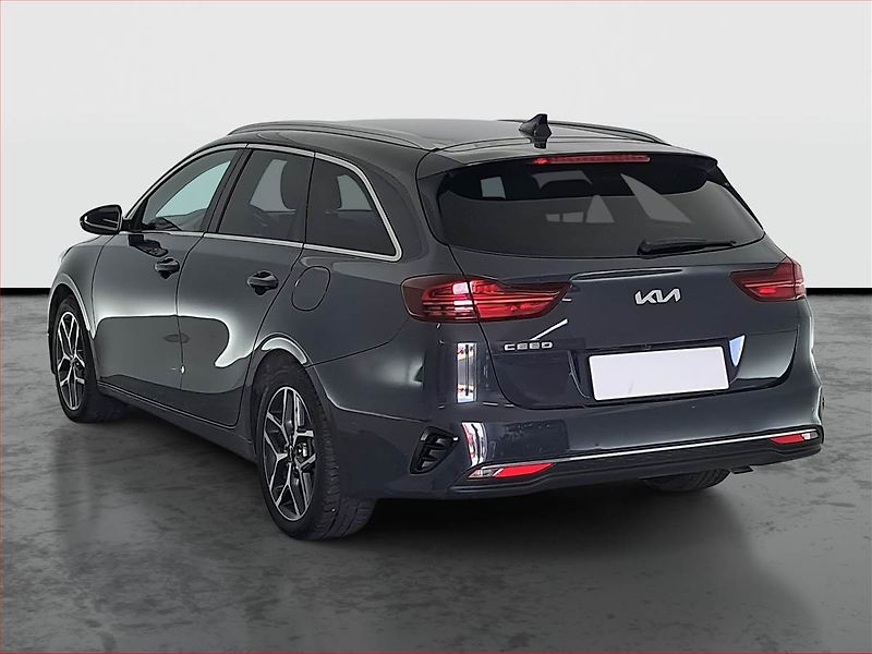 Kia Ceed (2023) Top 1.5 T-GDI, ČR,1.maj - fotka 4 z 17