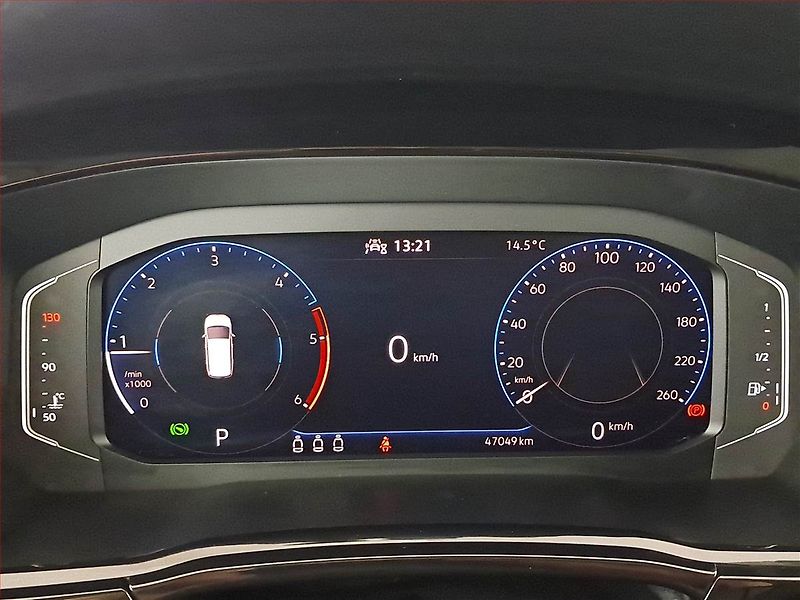 Volkswagen Touran (2023) 2.0 TDI - fotka 11 z 20