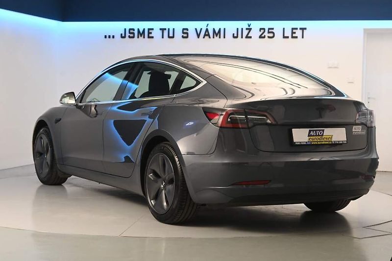 Tesla Model 3 (2020) LED 360 RWD Kamera Range Plus - fotka 7 z 33