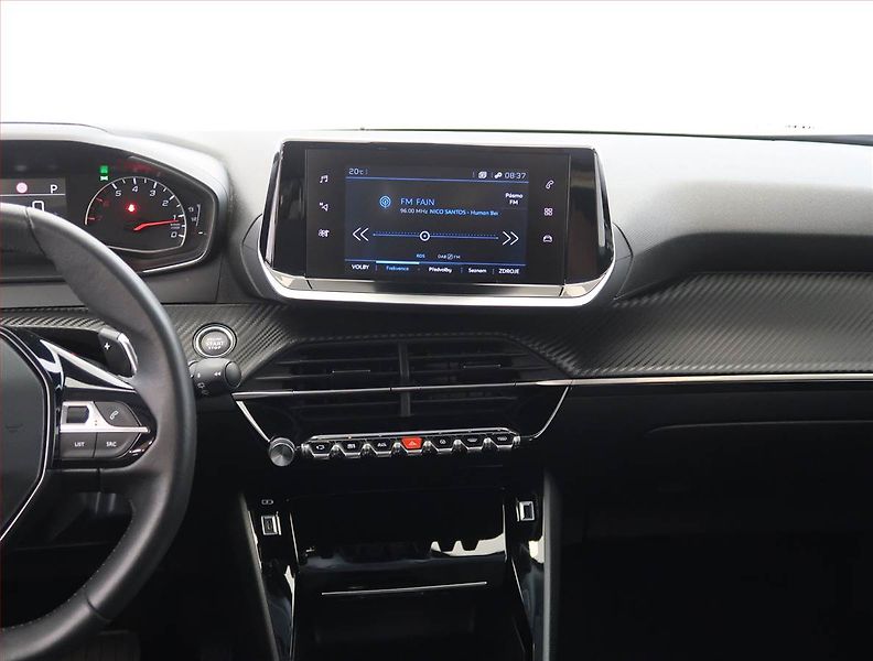 Peugeot 2008 (2022) Allure 1.2 PureTech, Automat - fotka 12 z 25