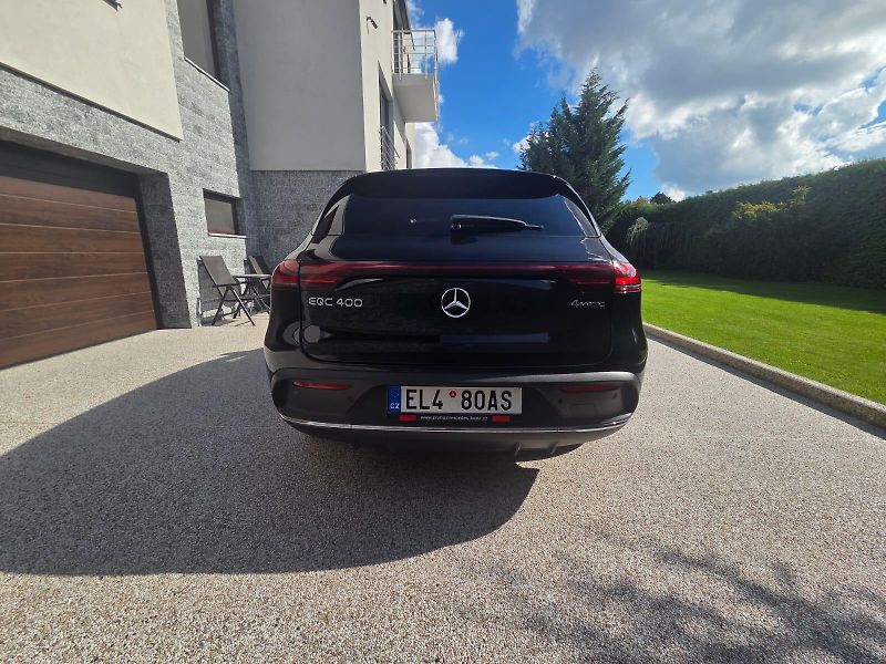 Mercedes-Benz EQC (2021) 400 4matic AMG Manufaktur - fotka 4 z 8