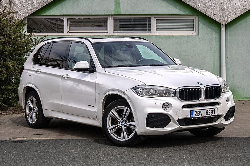 BMW X5 - fotka 3 z 42