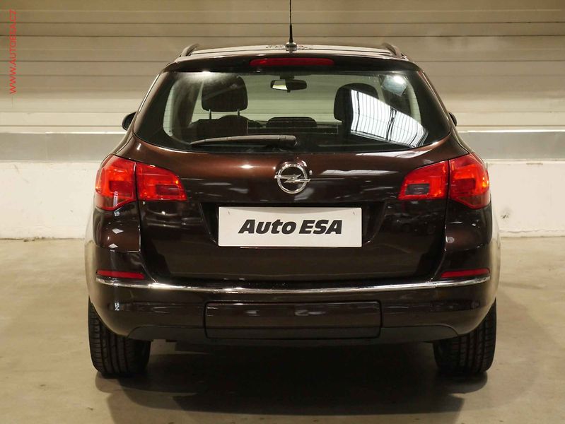 Opel Astra (2013) 1.4i, AC - fotka 5 z 15