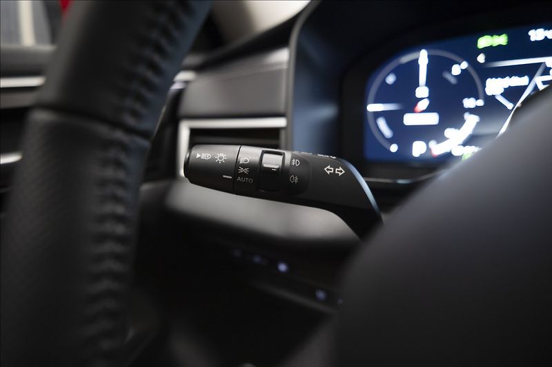 Mitsubishi Outlander 2,4 PHEV INVITE 1728 KM 2x ALU - fotka 28 z 44