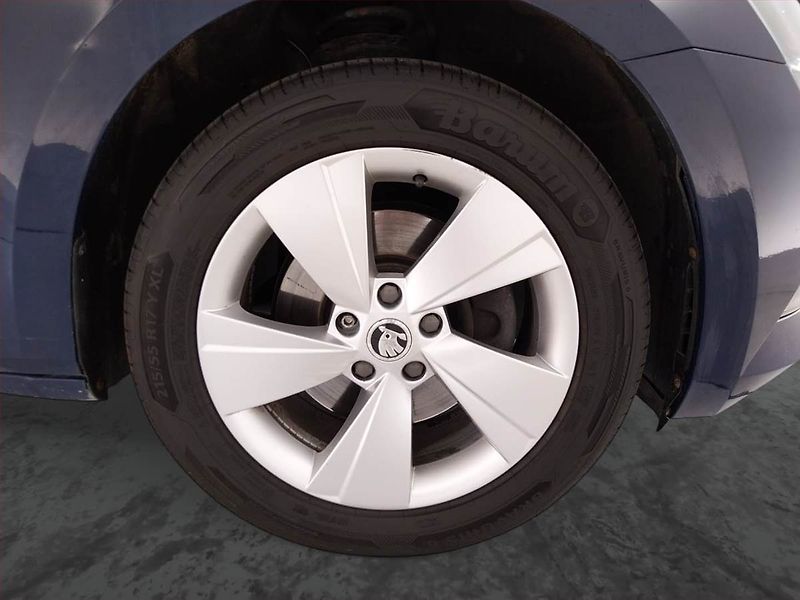 Škoda Superb (2016) Ambition 2.0 TDI, Bi-Xenony - fotka 15 z 20