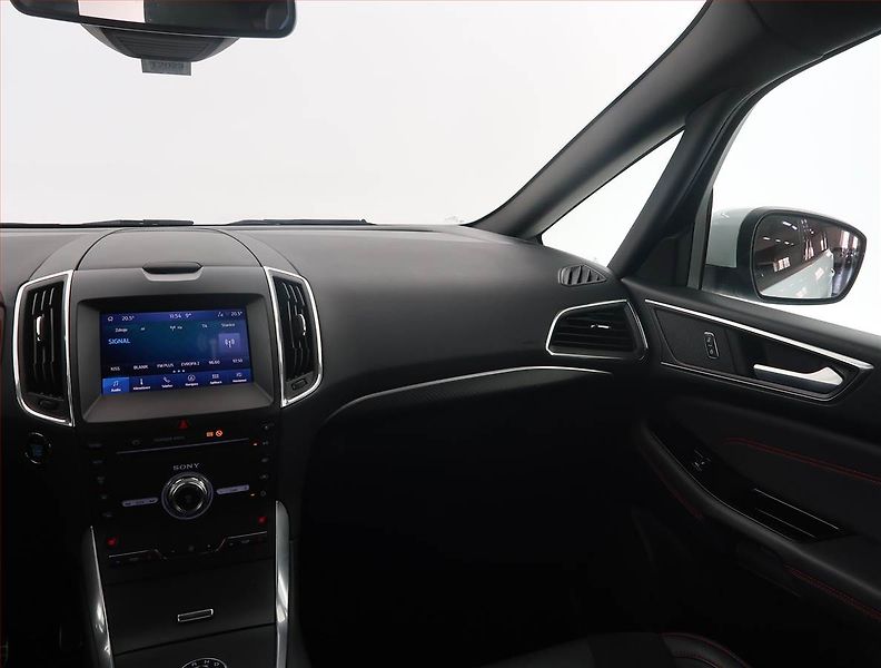 Ford S-MAX (2022) Titanium Hybrid - fotka 8 z 24