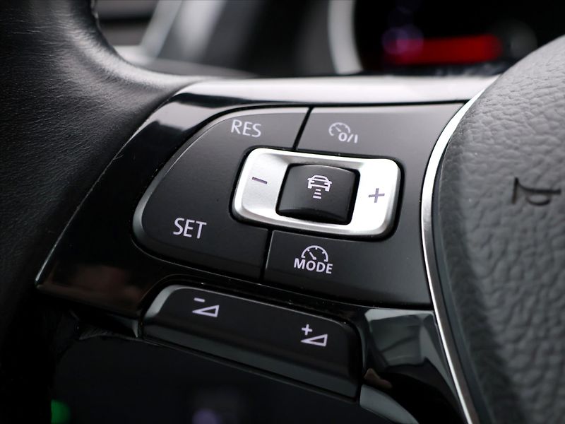 Volkswagen Tiguan 2,0 TDI Comfortline ACC Serv.k - fotka 17 z 29