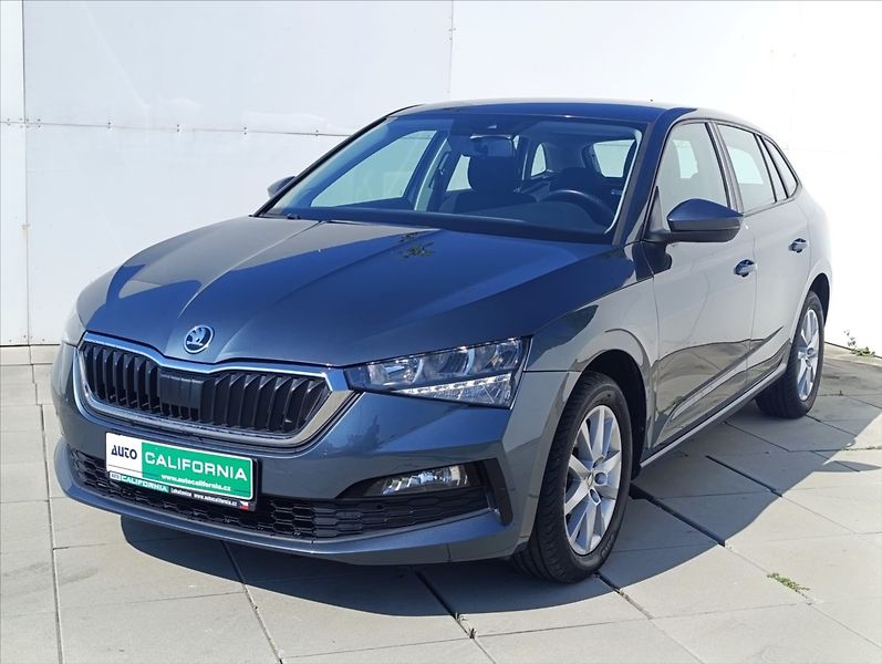 Škoda Scala 1,6 TDi DSG Ad.tempomat LED AL - fotka 2 z 36