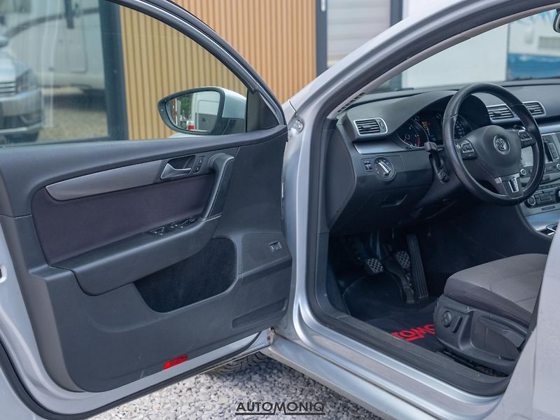 Volkswagen Passat Variant (2012) 1.6 TDI Servis, Výhrev s. - fotka 5 z 20