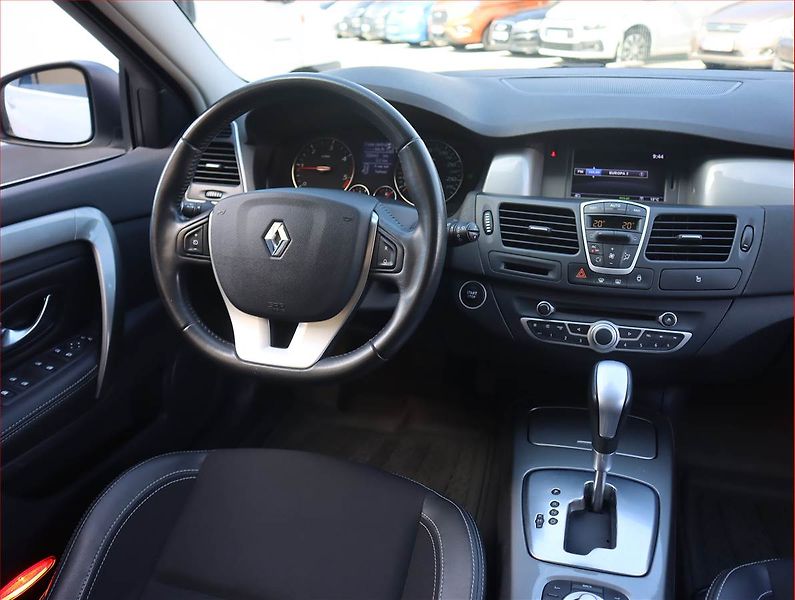 Renault Laguna (2013) 2.0 dCi, Automat, Serv.kniha - fotka 8 z 18