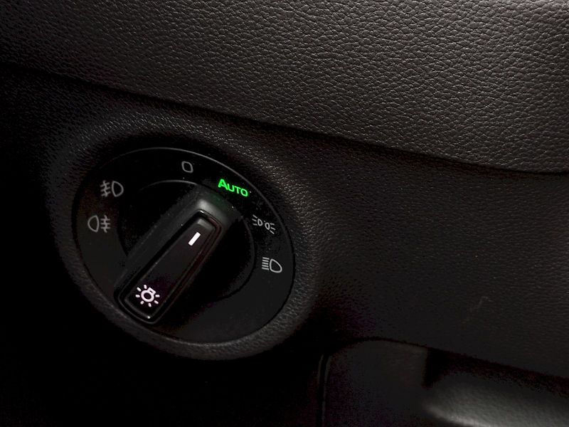Škoda Karoq (2018) Ambition Plus 2,0 Tdi 110 Kw 4 - fotka 25 z 35