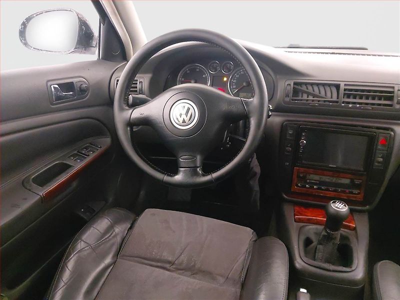 Volkswagen Passat (2005) Highline 1.9 TDI, nová STK - fotka 7 z 18